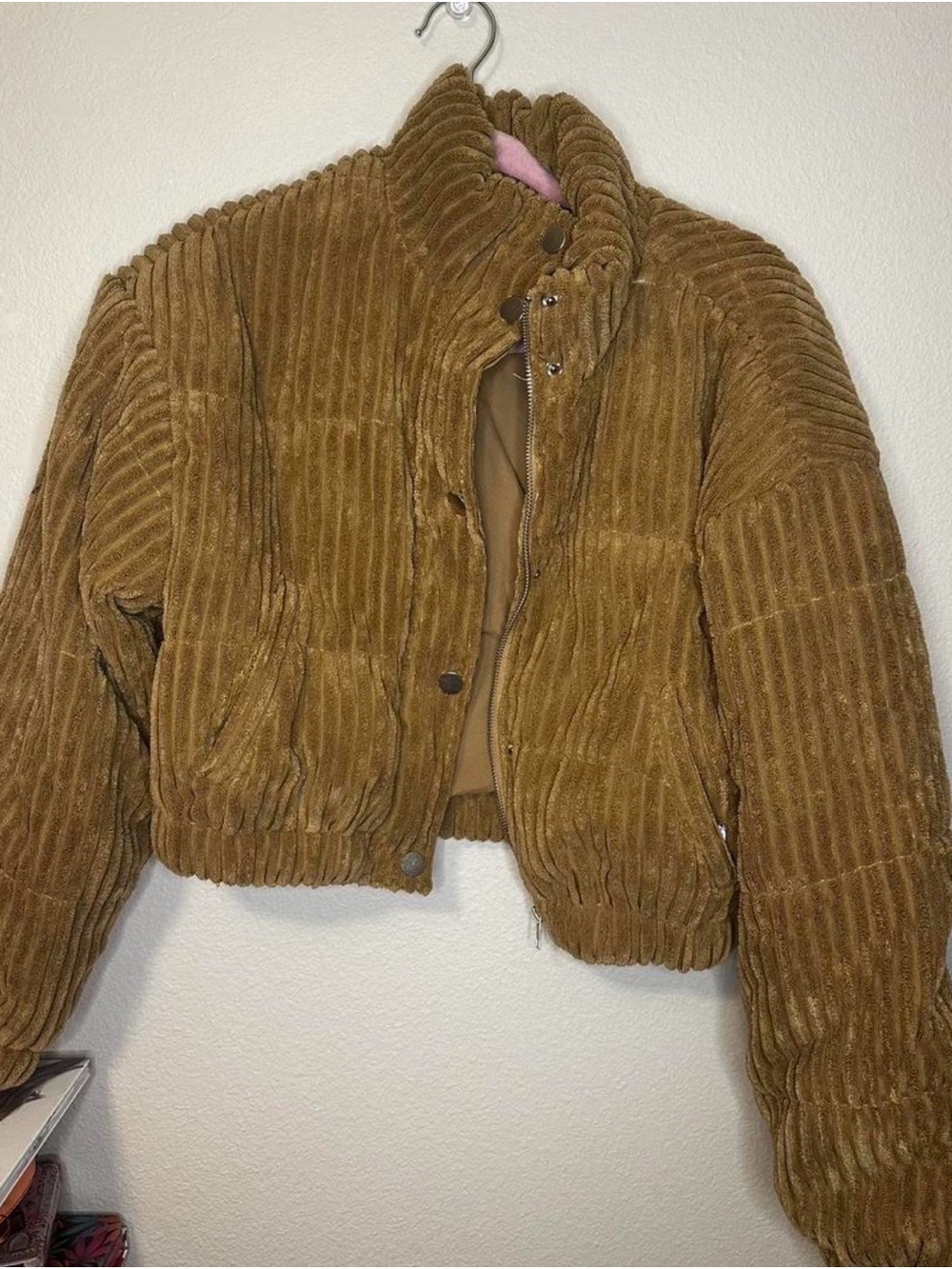 Le Lis Corduroy Puffer Jacket in Brown